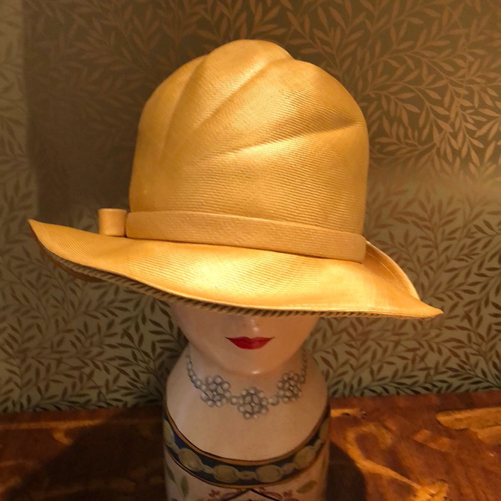 Vintage fine straw Aldolfo Realites gold hat